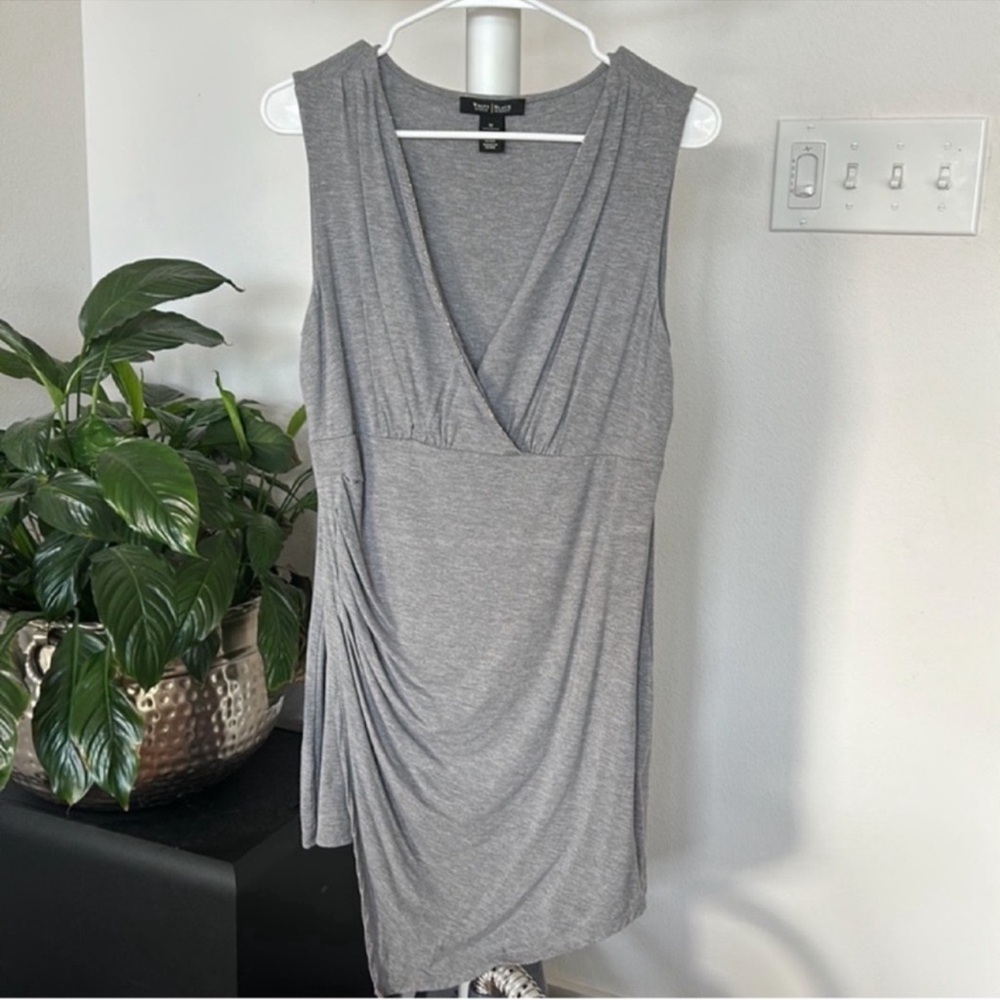 White House Black Market knit V neck Mini/Knee Length Dress Sz M Gray